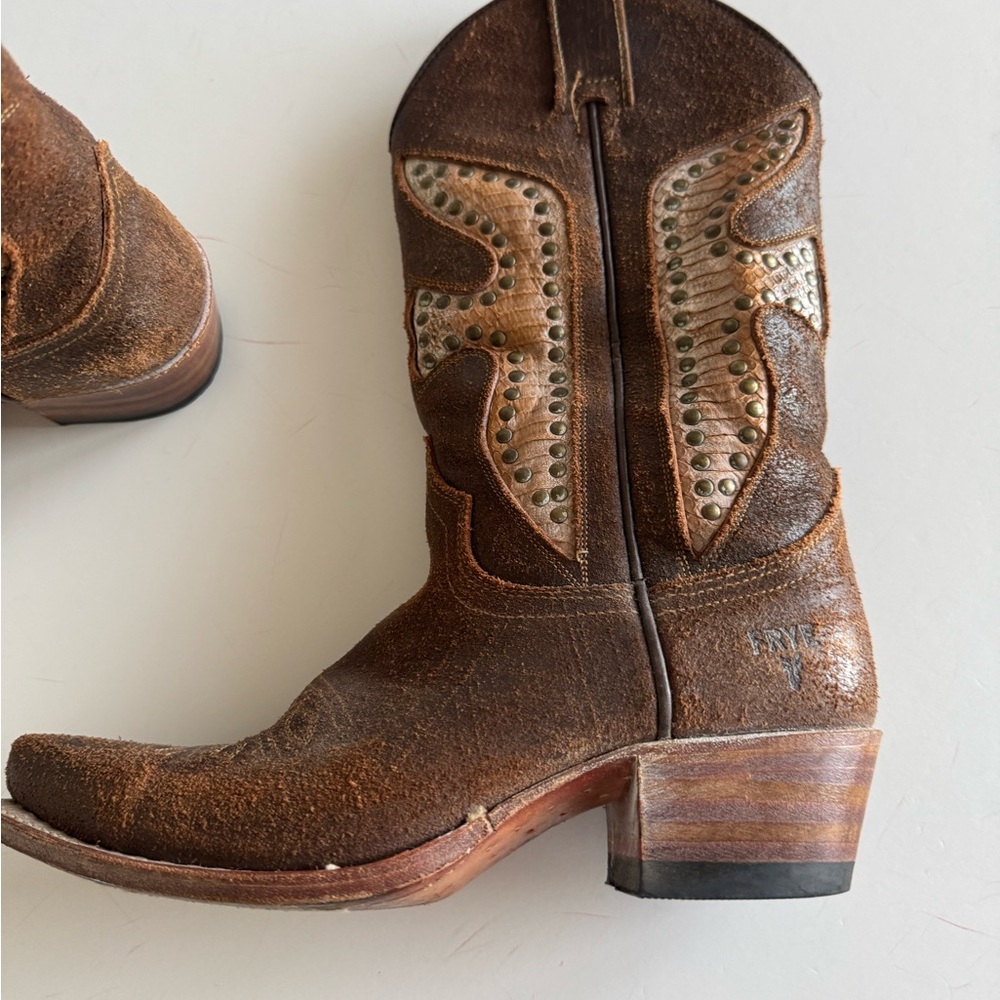 Frye western Boot, Size 6, Brown w/ Detail, Pull On, 1 1/2” Heel 10” Shaft NWOT - Picture 3 of 8